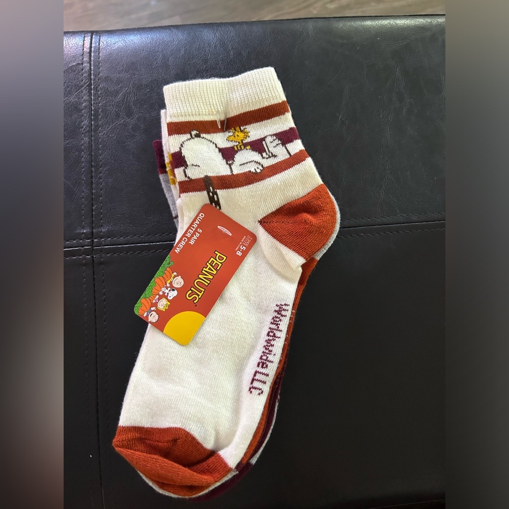 Peanuts fall socks
